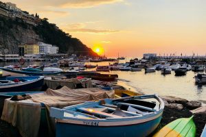 Read more about the article Partea nevăzută din Amalfi: grosolănii și tourist trap (evită BeIT)